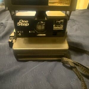 Vintage Polaroid One Step 600 Instant Film Camera With Strap small Scratches